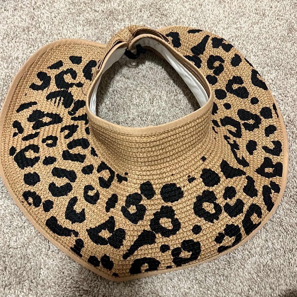 Leopard sun hat for women.